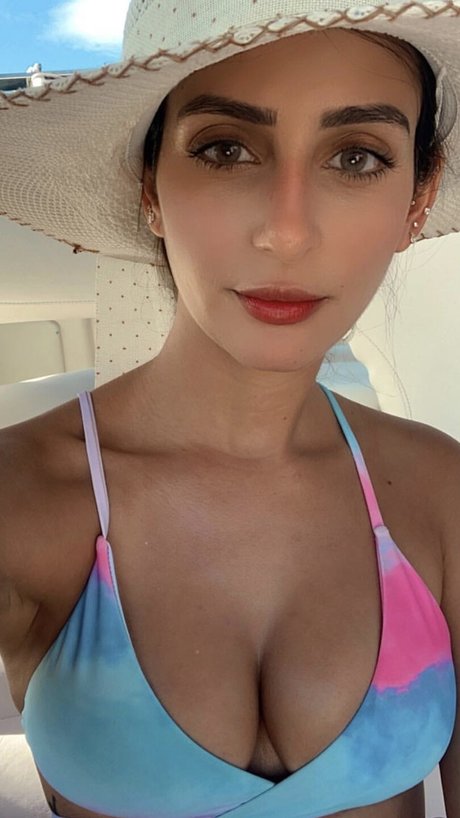 Gabinocentee pornographic model image