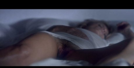 Isabella Ferrari model naked photos