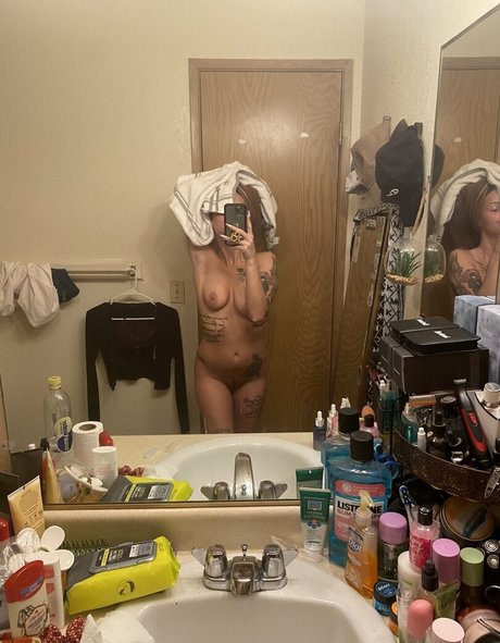 bronwynnrosee nude model photo