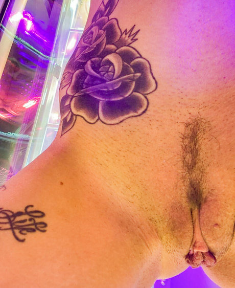 bronwynnrosee pornographic model img