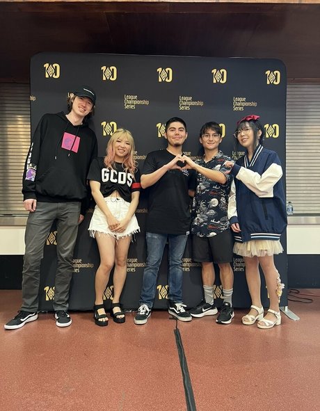 Yvonneflinetv pretty pornstar image