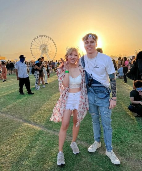 Yvonneflinetv perfect star photos