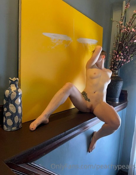 Peachypeaks pornographic actress photo