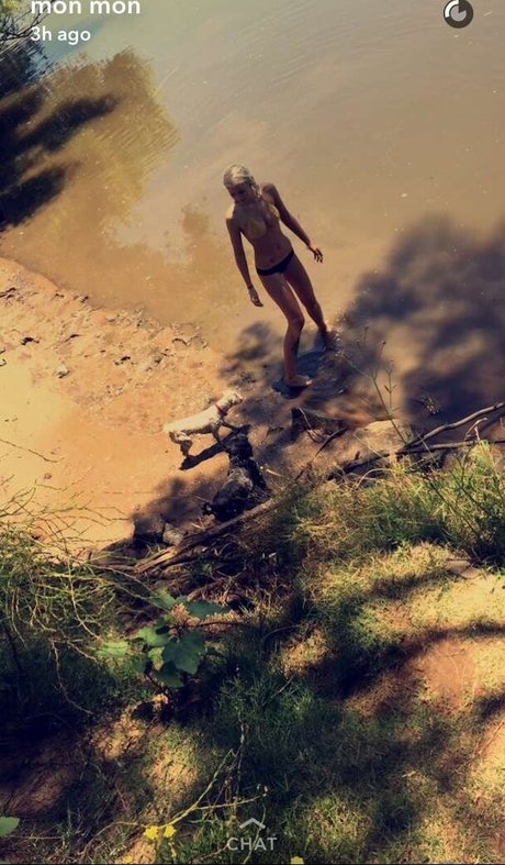 Abby Hughes star hd image