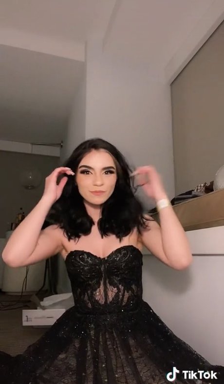 Aviva Sofia nice model picture