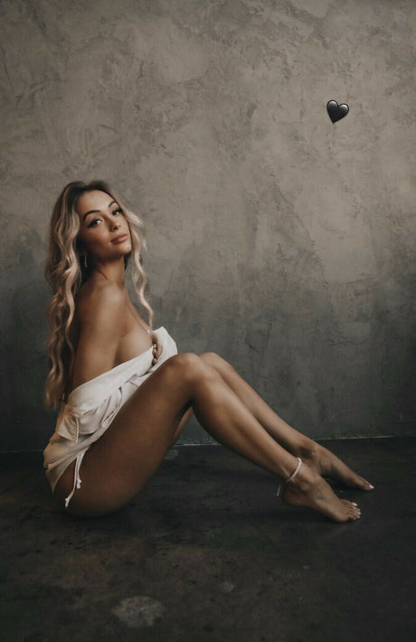 Ambrielle pornstar xxx img