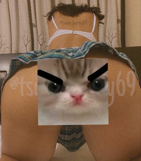 Tsumi69 model sexy photo