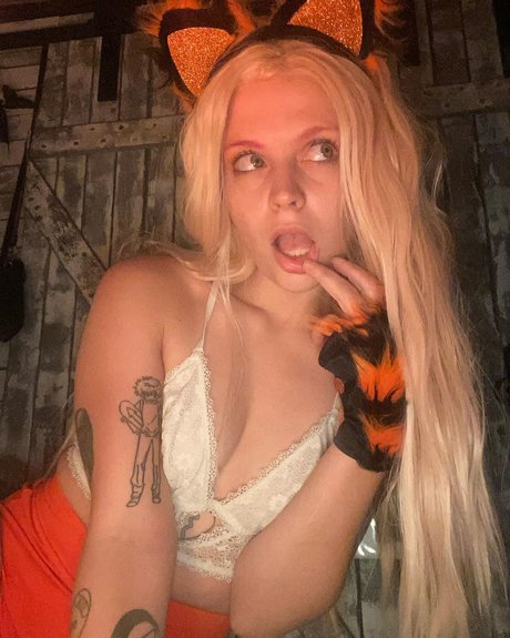 Witten Bonnie star hot galleries