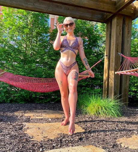 Lilveganslut_ pornstar xxx image