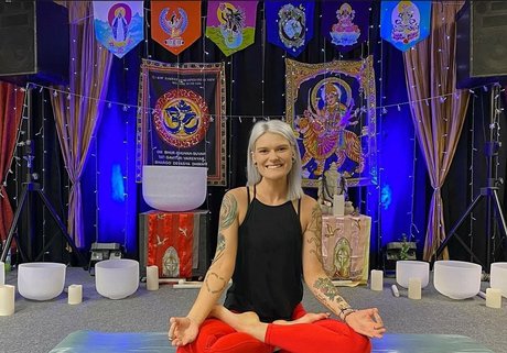 Lilveganslut_ star top photo