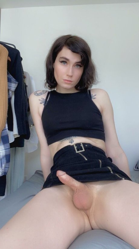 Elise Verona naked pornstar gallery