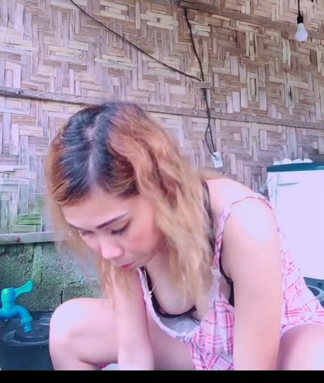 Lhyn Ghee Tv model sexy images