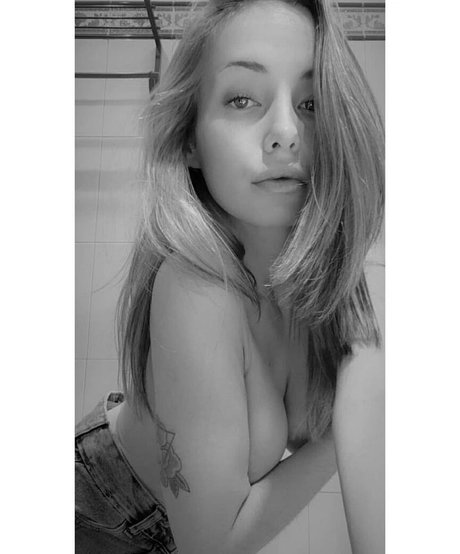 Melu Yoverno star beautiful photo