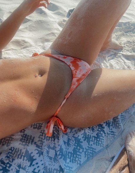 helleylife star nude image