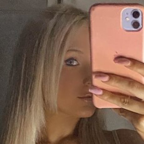 Saffronleighhh sexy model pics