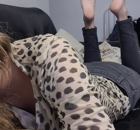 Anna Cute Feet pornstar art photos