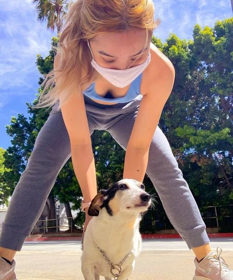 Sarah Carlos star erotic photos