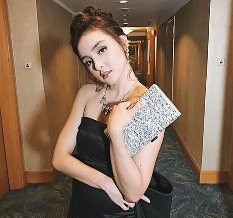 Sarah Carlos pretty actress image