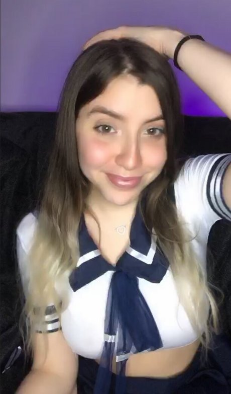 Luaa 5115464 beautiful model img