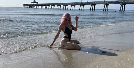 NeoMotoko star sexy gallery