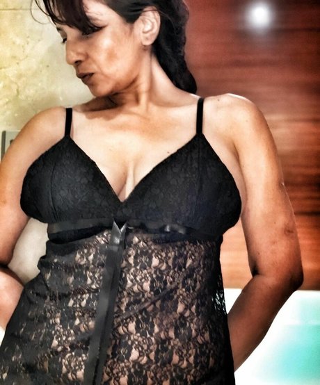 Hansa Singh model high quality img