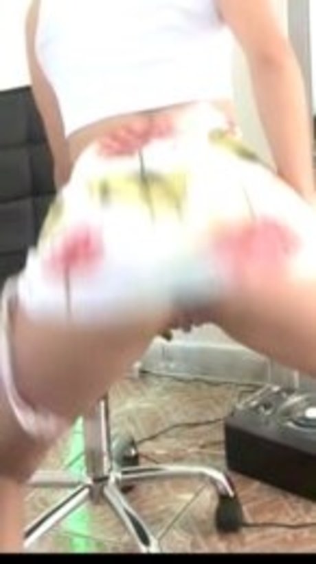 Igdqueen pornstar exclusive image