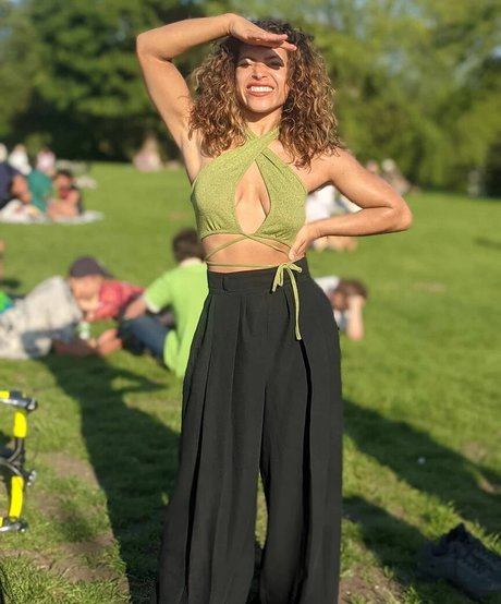 Moya Lothian McLean model naked photos