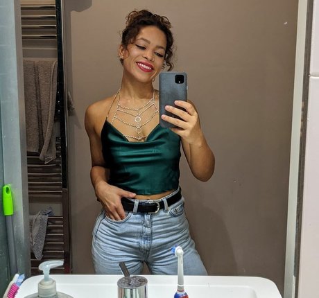 Moya Lothian McLean exclusive model archive