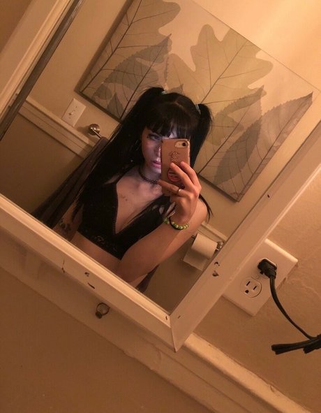 quinnie666 pornographic actress image