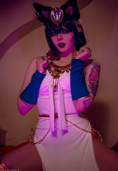 Bizarre Deer model xxx pic