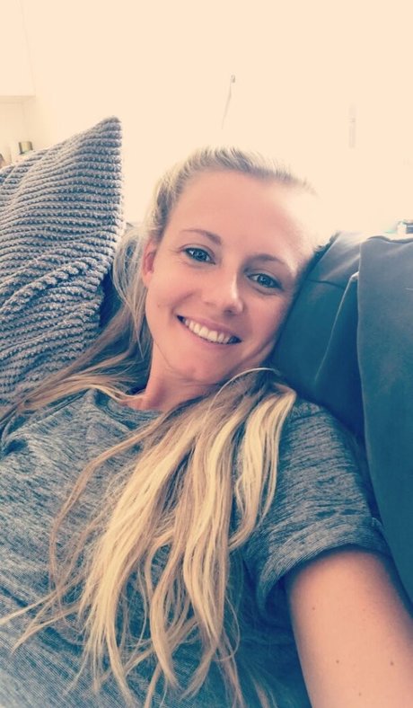 Julia Simic sexy star picture