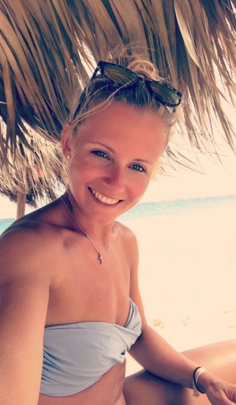 Julia Simic adult model picture