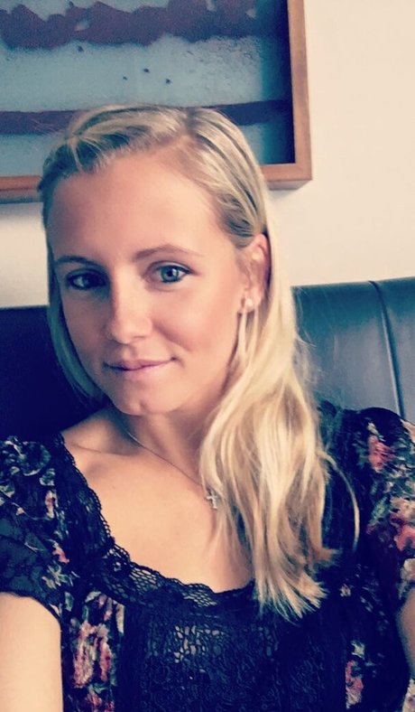 Julia Simic perfect model archive