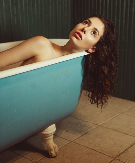 Jjuuulless star hot pics