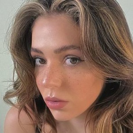 Jjuuulless erotic model pic