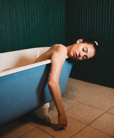 Jjuuulless model exclusive gallery