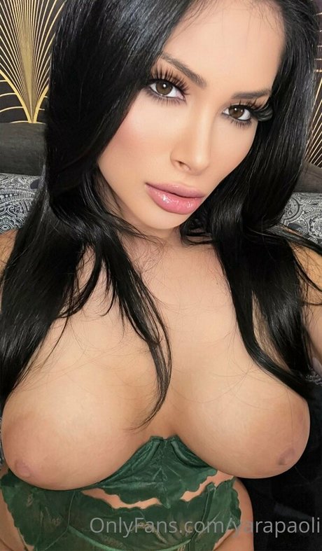 Yara Paoli adult star photo