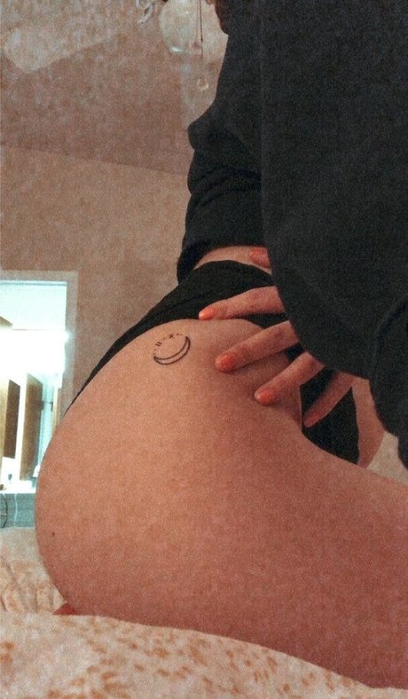 Kayleigh Adams naked actress pictures