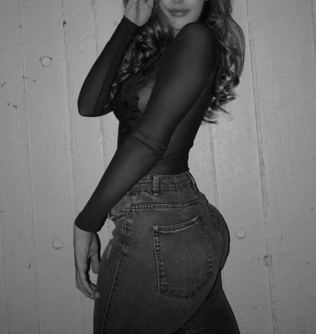 tonaughty21 star nude archive