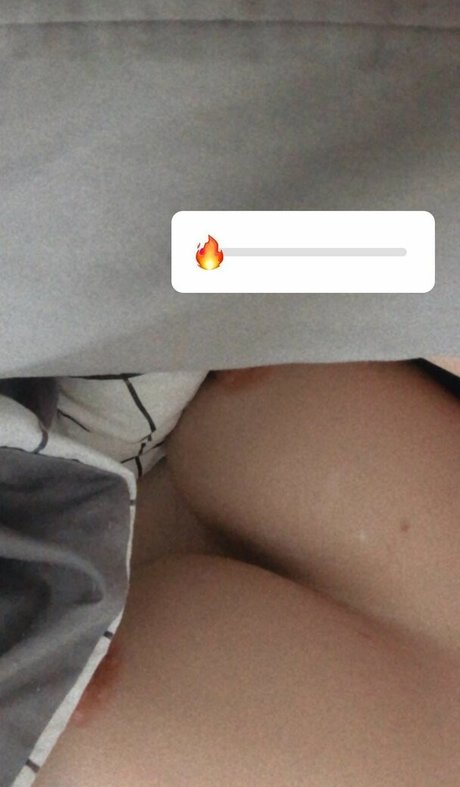 Nichada Rungnapha nude model images