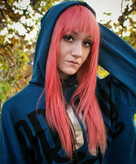 Redfoxy12 hot actress pic