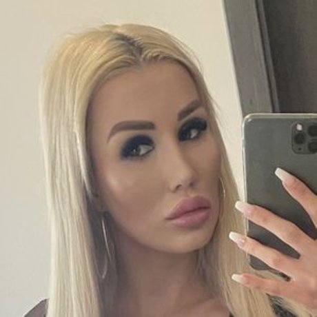 Patty Michova top star image