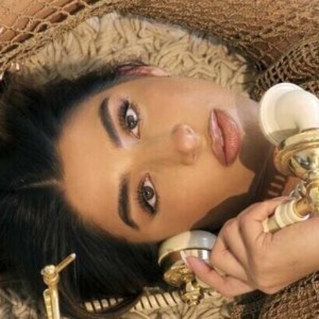 Shanna Signh model pretty gallery