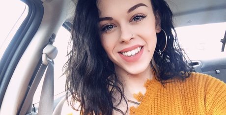 caylie pornographic model pics