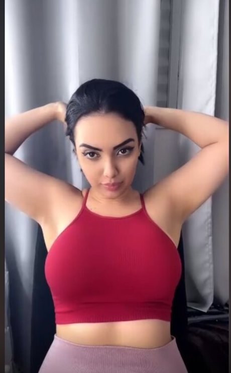 Nina Mon Ey star art archive