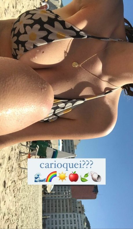 Submar1na model sex photo