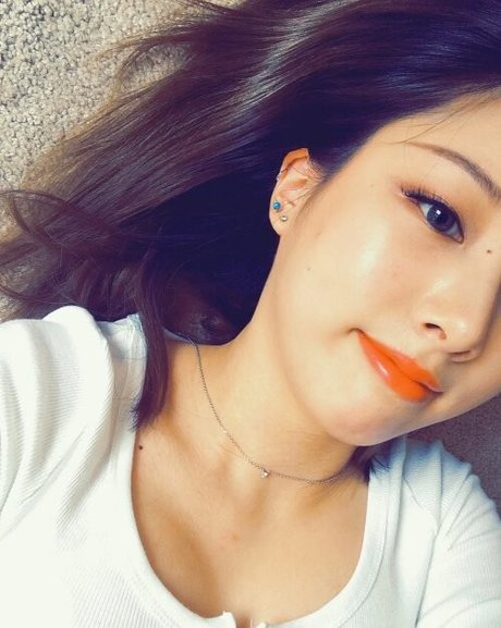 Starsmitten Celine model hot image