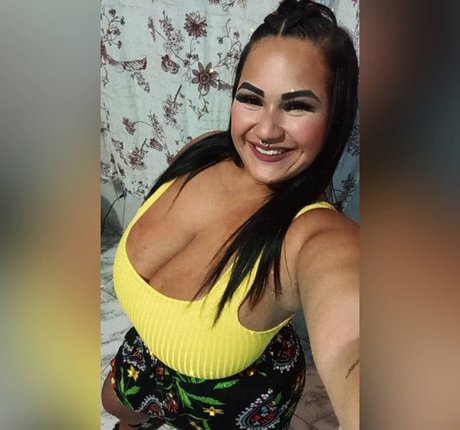 Adriane Esteves porn model pics