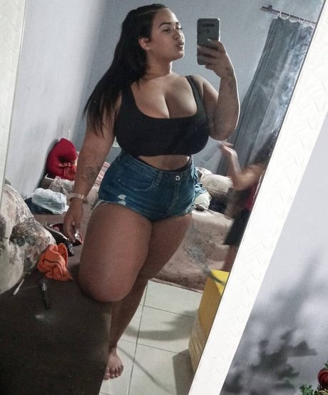 Adriane Esteves model porn photo