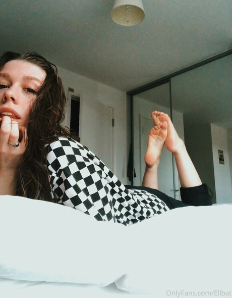 Ellbat free actress pic